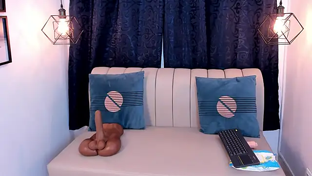 Snapshot of natasha_moreno chatting on September 24, 2025, 12:33 pm natasha moreno online show from September 24, 2025, 12:33 pm