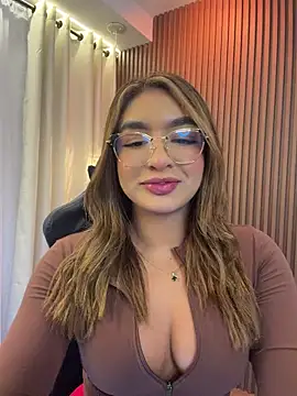 Snapshot of jenn_fit chatting on April 18, 2026, 2:03 am jenn fit online show from April 18, 2026, 2:03 am