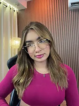 Snapshot of jenn_fit chatting on April 17, 2026, 1:30 am jenn fit online show from April 17, 2026, 1:30 am