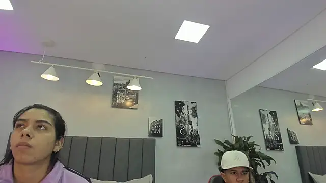 violet and myers online show from November 5, 2025, 11:24 am