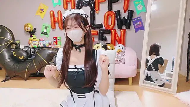 Yuna-ch online show from October 25, 2025, 1:23 pm