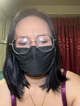 melyiaaa online show from June 30, 2026, 3:34 pm