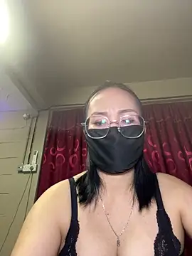melyiaaa online show from June 11, 2026, 2:47 pm