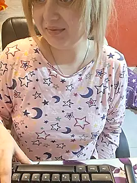 qSensi online show from November 28, 2025, 10:21 pm