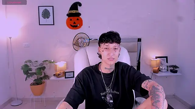 Luci Rose online show from October 22, 2025, 4:01 am