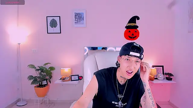 Luci Rose online show from October 7, 2025, 2:23 am