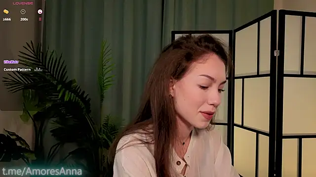 Snapshot of RenateRansone chatting on September 14, 2025, 5:13 pm RenateRansone online show from September 14, 2025, 5:13 pm