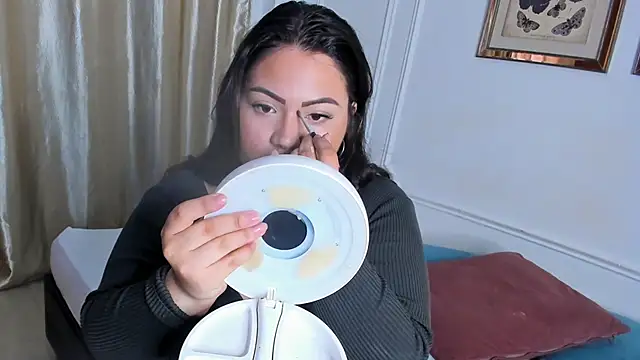 Tessa Sinclaire online show from September 24, 2025, 8:26 pm