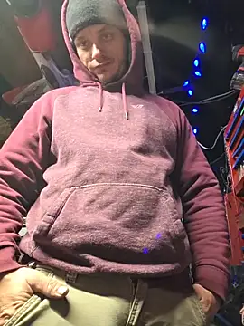 twistafatpipe online show from December 5, 2025, 10:14 am