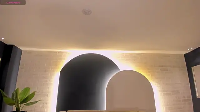 NataliaGaret online show from September 19, 2025, 3:10 am