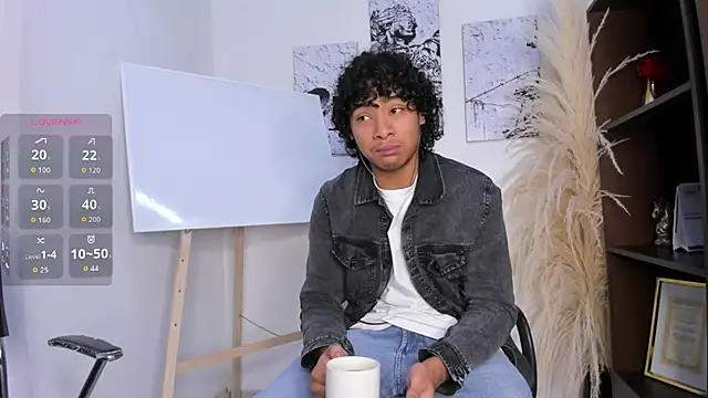 Snapshot of Miriam_milf chatting on October 15, 2025, 12:13 pm Miriam milf online show from October 15, 2025, 12:13 pm