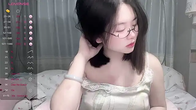 Snapshot of tender-11 chatting on November 25, 2025, 11:43 am tender-11 online show from November 25, 2025, 11:43 am