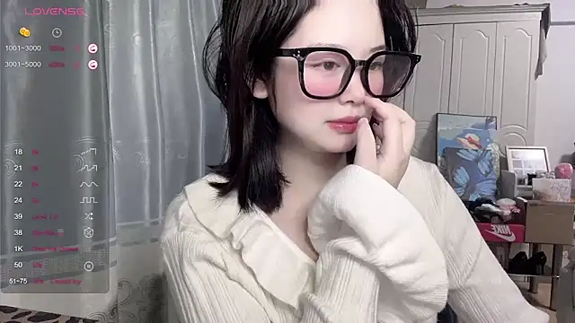 Snapshot of tender-11 chatting on December 4, 2025, 11:09 am tender-11 online show from December 4, 2025, 11:09 am