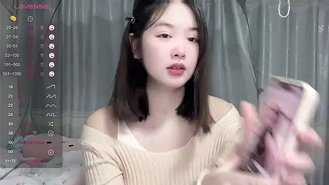 Snapshot of tender-11 chatting on November 21, 2025, 11:42 am tender-11 online show from November 21, 2025, 11:42 am