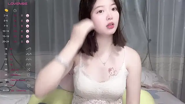 Snapshot of tender-11 chatting on October 16, 2025, 10:34 am tender-11 online show from October 16, 2025, 10:34 am