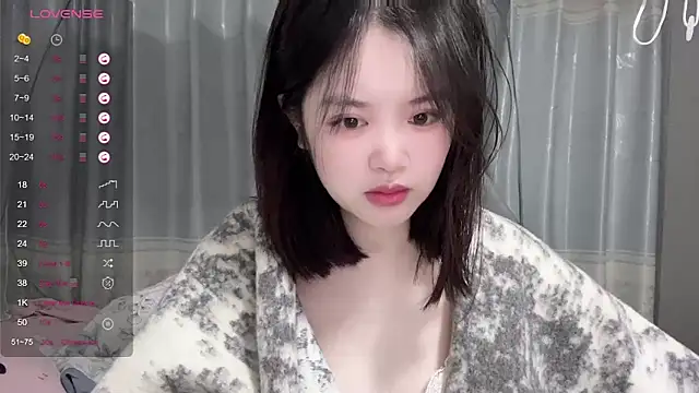 Snapshot of tender-11 chatting on November 17, 2025, 10:52 am tender-11 online show from November 17, 2025, 10:52 am