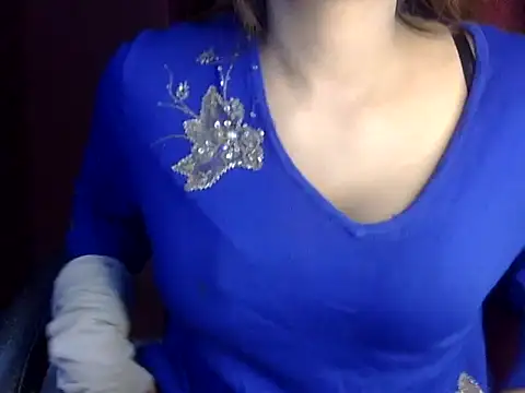 Snapshot of heartless_Queen chatting on November 18, 2025, 5:44 am heartless Queen online show from November 18, 2025, 5:44 am