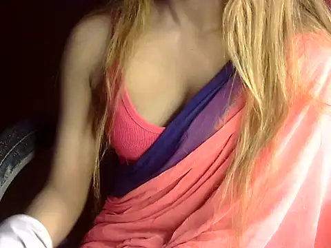 Snapshot of heartless_Queen chatting on February 18, 2026, 5:49 am heartless Queen online show from February 18, 2026, 5:49 am