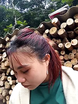 Snapshot of EllyBaby20 chatting on December 23, 2025, 3:17 am EllyBaby20 online show from December 23, 2025, 3:17 am