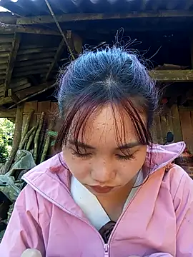 Snapshot of EllyBaby20 chatting on November 29, 2025, 2:23 am EllyBaby20 online show from November 29, 2025, 2:23 am