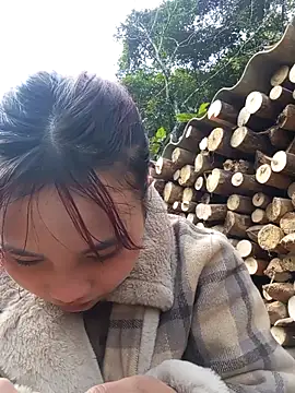 Snapshot of EllyBaby20 chatting on December 20, 2025, 1:30 am EllyBaby20 online show from December 20, 2025, 1:30 am