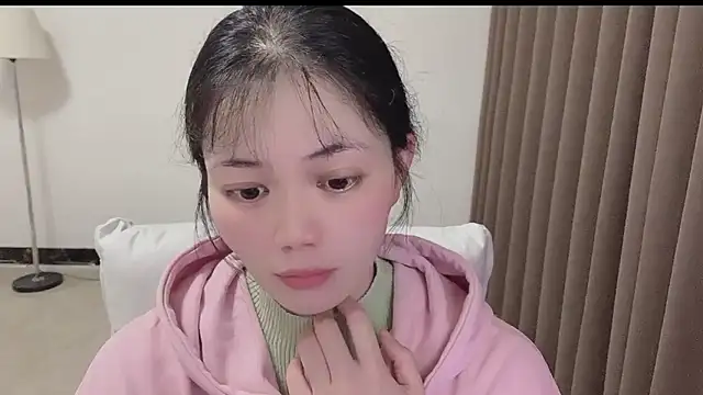 zora-168 online show from October 26, 2025, 3:34 pm