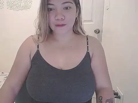Snapshot of briannalove222 chatting on September 29, 2025, 1:34 am briannalove222 online show from September 29, 2025, 1:34 am