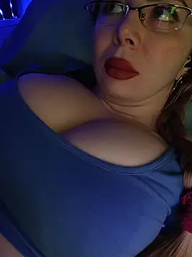 BunnyFoxy777 online show from February 3, 2026, 1:05 pm