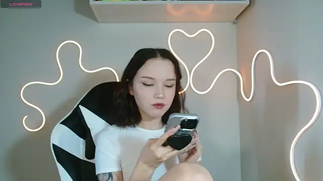 DemiWildcat online show from October 26, 2025, 10:26 am