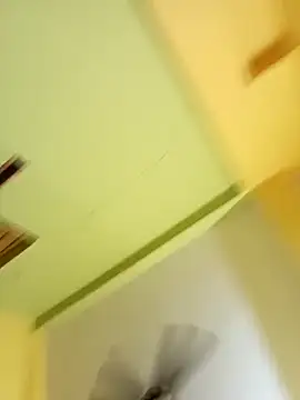 Snapshot of Quun_rosi chatting on October 19, 2025, 10:40 am Quun rosi online show from October 19, 2025, 10:40 am