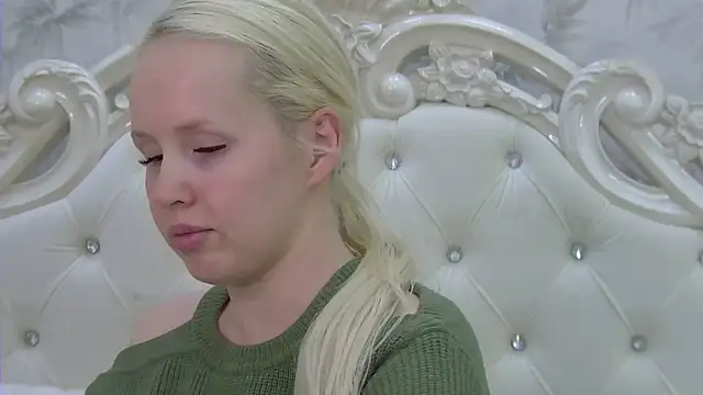 EllieFrosty  online show from January 16, 2026, 6:12 pm