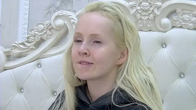 EllieFrosty  online show from November 7, 2025, 11:08 pm