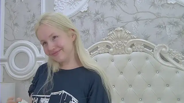 EllieFrosty  online show from May 15, 2026, 2:53 am