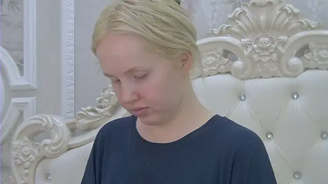 EllieFrosty  online show from May 2, 2026, 2:22 pm