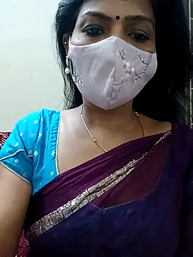 Snapshot of Rithya27 chatting on October 3, 2025, 6:31 pm Rithya27 online show from October 3, 2025, 6:31 pm
