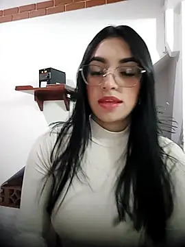 Snapshot of Linda_Saenz_ chatting on November 9, 2025, 10:36 pm Linda Saenz online show from November 9, 2025, 10:36 pm