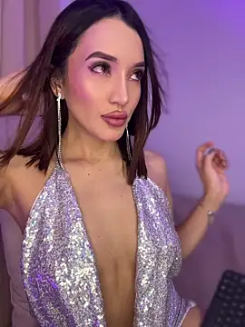 Bella-taylorr online show from May 15, 2026, 11:30 am