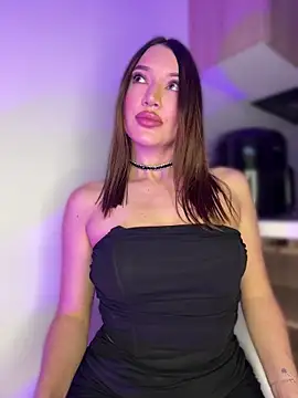 Snapshot of Bella-taylorr chatting on April 11, 2026, 4:53 am Bella-taylorr online show from April 11, 2026, 4:53 am