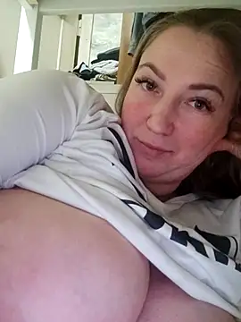 Kiss Eva online show from December 4, 2025, 5:23 pm