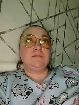 Kiss Eva online show from March 6, 2025, 8:27 pm