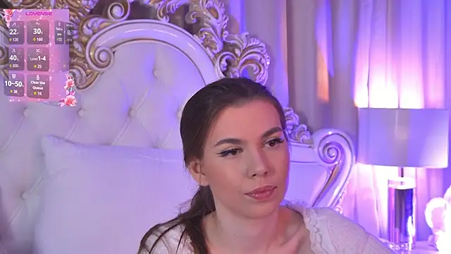 AshleyEvance online show from October 18, 2025, 4:03 am