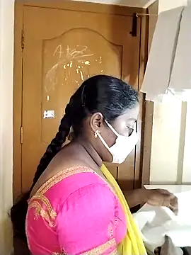 Snapshot of Megha_21 chatting on November 3, 2025, 5:45 am Megha 21 online show from November 3, 2025, 5:45 am