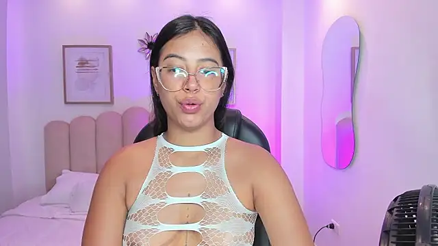 Snapshot of raven_stonee chatting on March 5, 2026, 10:59 pm raven stonee online show from March 5, 2026, 10:59 pm