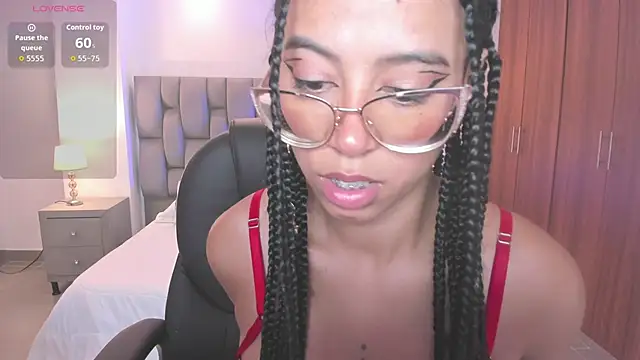 Snapshot of raven_stonee chatting on February 10, 2026, 12:31 am raven stonee online show from February 10, 2026, 12:31 am