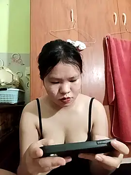 Snapshot of emyeuhss chatting on October 15, 2025, 3:09 pm emyeuhss online show from October 15, 2025, 3:09 pm