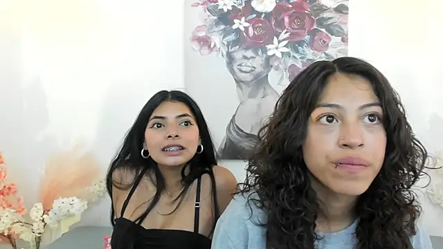 sophiielust online show from October 11, 2025, 2:07 pm
