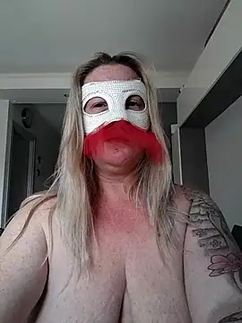 Snapshot of Trivia_magic chatting on April 16, 2026, 10:38 am Trivia magic online show from April 16, 2026, 10:38 am