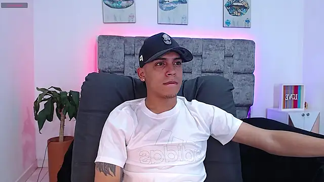 Snapshot of david_santos16 chatting on October 28, 2025, 6:45 am david santos16 online show from October 28, 2025, 6:45 am