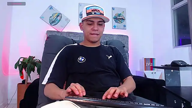 Snapshot of david_santos16 chatting on November 2, 2025, 1:10 am david santos16 online show from November 2, 2025, 1:10 am