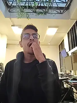 Juann-cock online show from May 17, 2026, 10:32 pm